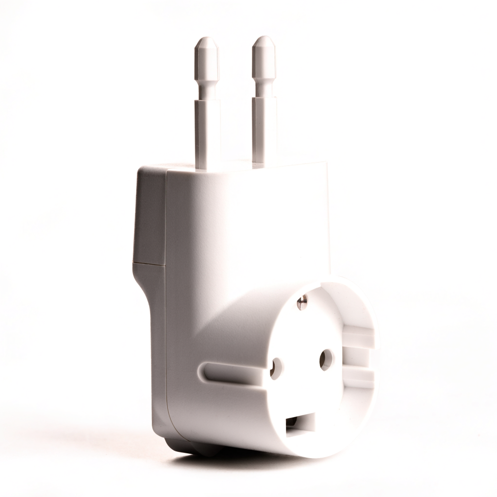 Schuko Dual-Input Travel Adapter